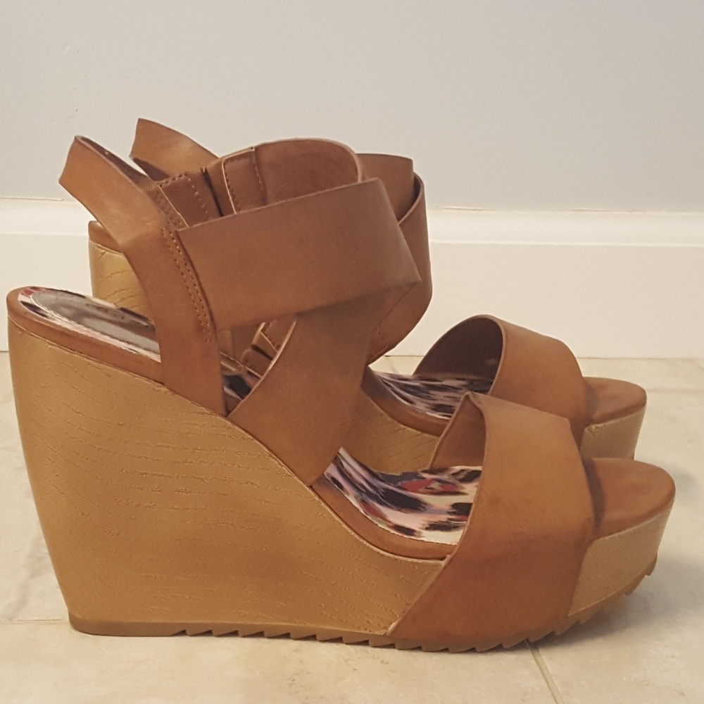 Madden Girl Wedges SZ 8